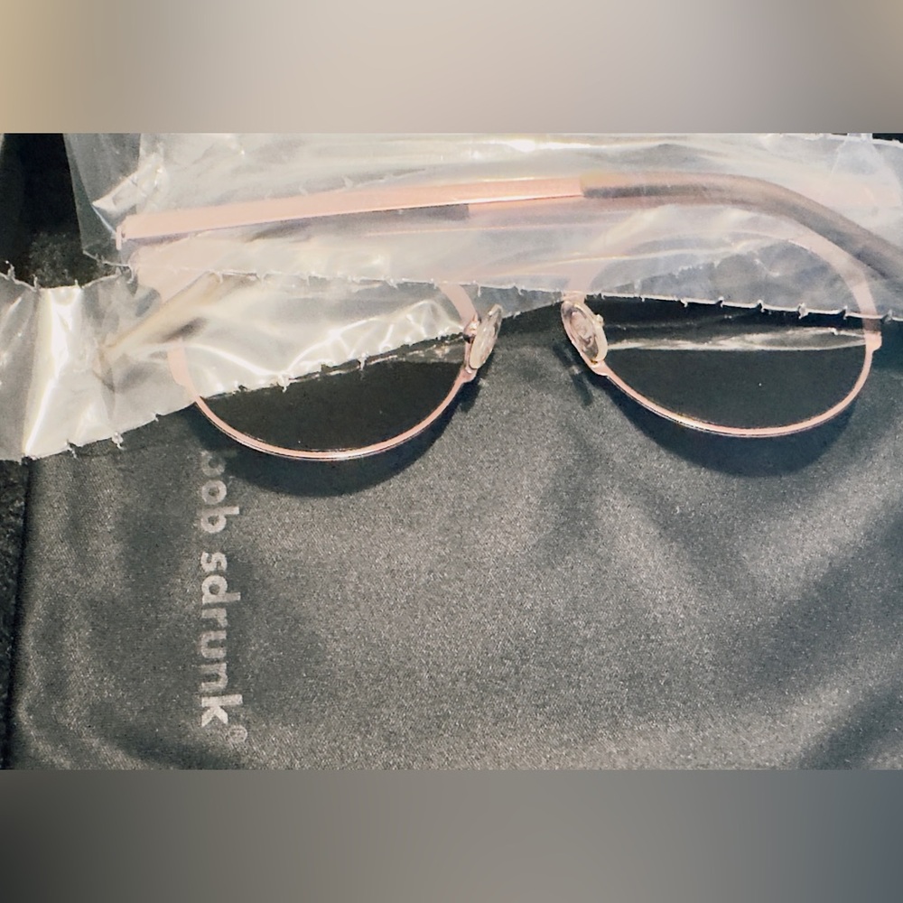 Women's Black Round Metal-Frame Sunglasses with Rose Gold Accents - Picture 5 of 5